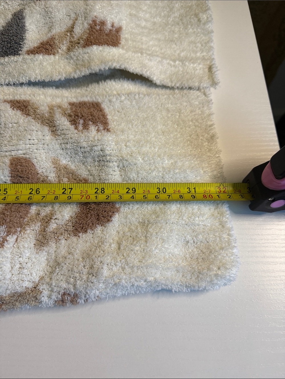 Cream and‎ Gray Geometric Cardigan Sweater - Picture 5 of 6
